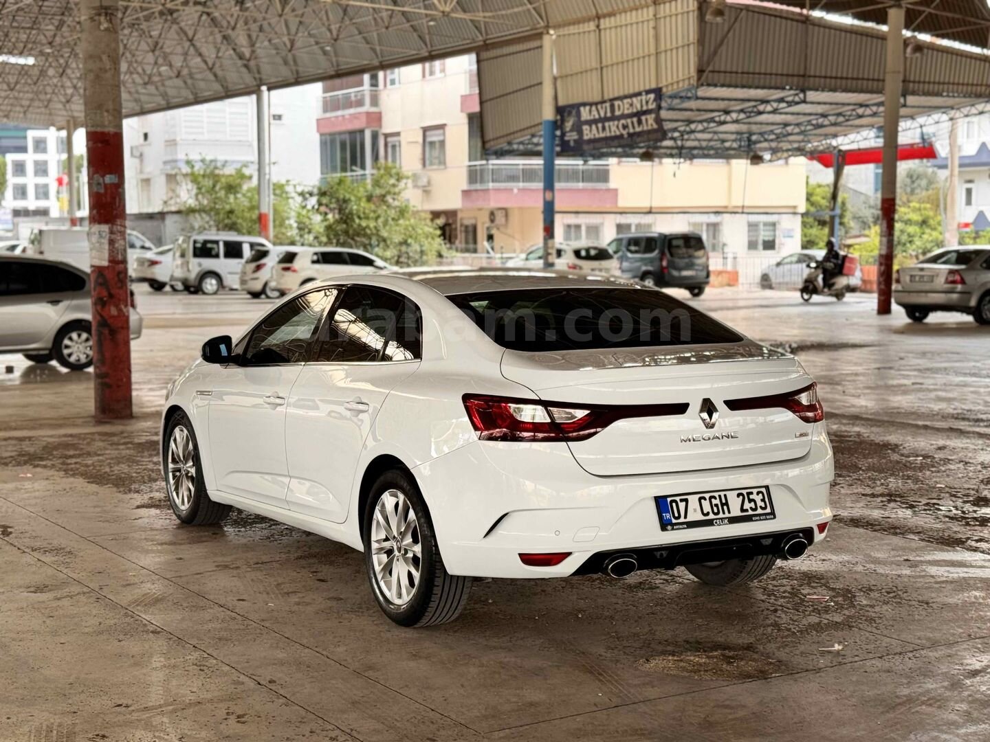 Galeriden Renault Megane 1.5 dCi Icon 2017 Model Antalya 194.000 km Beyaz 7