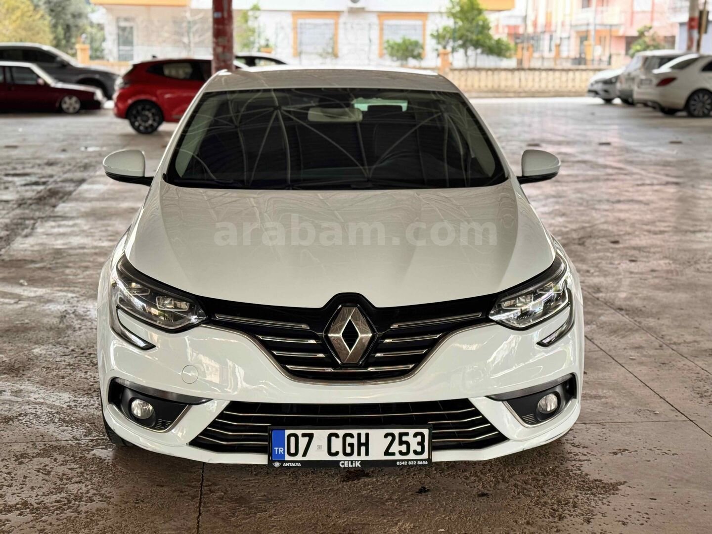 Galeriden Renault Megane 1.5 dCi Icon 2017 Model Antalya 194.000 km Beyaz 6