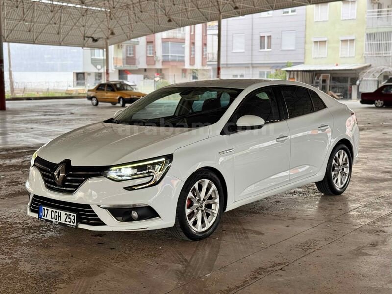 Galeriden Renault Megane 1.5 dCi Icon 2017 Model Antalya 194.000 km Beyaz