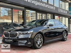 VEGAS MOTORS-2024 BMW İ5 LUXURYLINE NAVİ HEAD-UP SOĞUTMA E-SİM