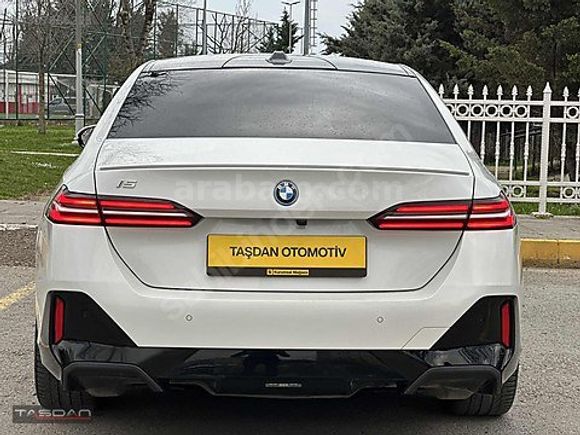 TAŞDAN OTOMOTİV'DEN BMW i5 EDRİVE 40 M SPORT BOWERS ARKA AKS