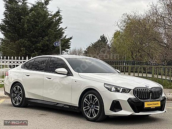 TAŞDAN OTOMOTİV'DEN BMW i5 EDRİVE 40 M SPORT BOWERS ARKA AKS