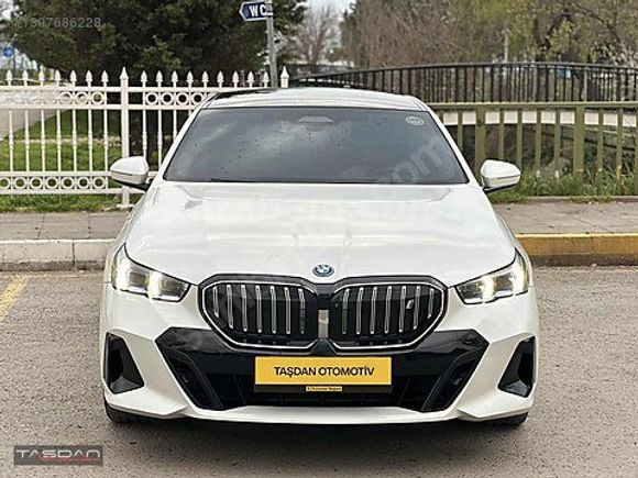 TAŞDAN OTOMOTİV'DEN BMW i5 EDRİVE 40 M SPORT BOWERS ARKA AKS