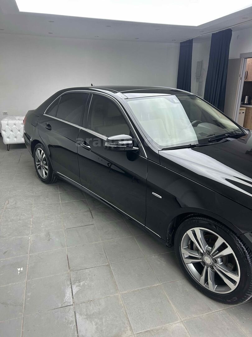 Sahibinden Mercedes - Benz E 180 Edition 2015 Model Bursa 195.000 km Siyah 4