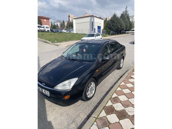 Sahibinden Ford Focus 1.6 Ghia 2001 Model