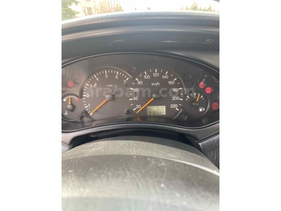 Sahibinden Ford Focus 1.6 Ghia 2001 Model