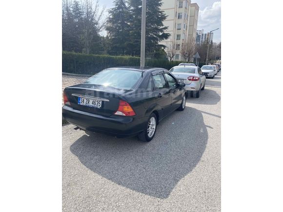 Sahibinden Ford Focus 1.6 Ghia 2001 Model