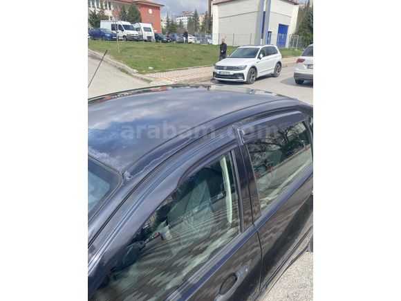 Sahibinden Ford Focus 1.6 Ghia 2001 Model