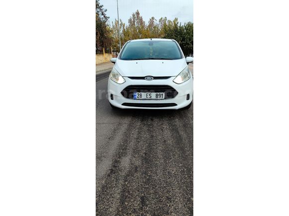 Sahibinden Ford B-Max 1.4 Titanium 2013 Model  138.000 km Beyaz