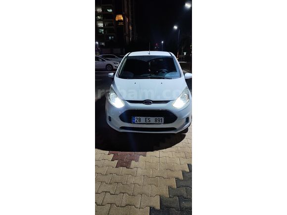 Sahibinden Ford B-Max 1.4 Titanium 2013 Model  138.000 km Beyaz
