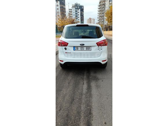 Sahibinden Ford B-Max 1.4 Titanium 2013 Model  138.000 km Beyaz