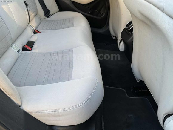 2015 MODEL C200D BLUETEC STYLE DEGİŞENSİZ K.KARTA TAKSİT