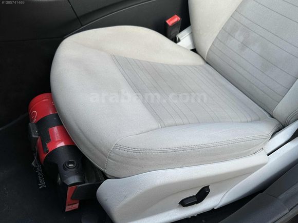 2015 MODEL C200D BLUETEC STYLE DEGİŞENSİZ K.KARTA TAKSİT