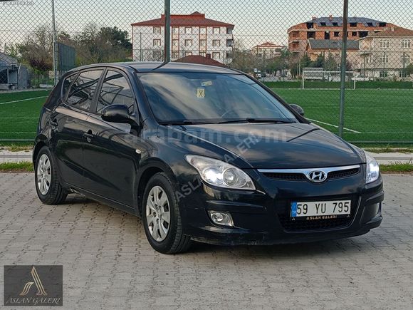 HYUNDAİ İ30 DÜŞÜK KM HATASIZ BOYASIZ DEĞİŞENSİZ TRAMERSİZ