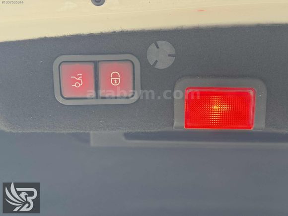 FULL EXTRALI TEMİZ BAKIMLI C200 AMG 130 BİN KM