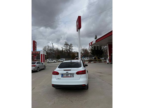 Galeriden Ford Focus 1.6 TDCi Trend X 2017 Model Van