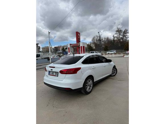 Galeriden Ford Focus 1.6 TDCi Trend X 2017 Model Van