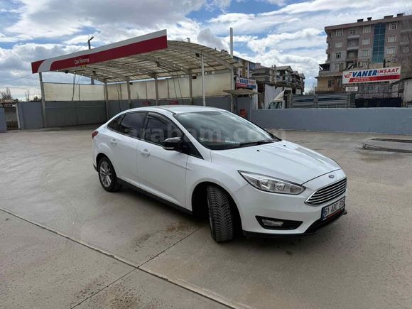 Galeriden Ford Focus 1.6 TDCi Trend X 2017 Model Van
