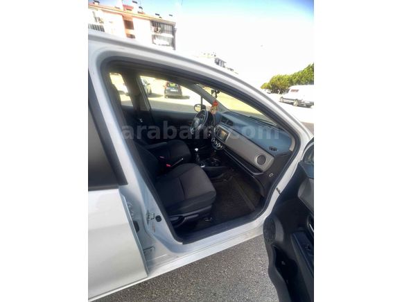Sahibinden Toyota Yaris 1.33 Cool 2013 Model Muğla 135.000 km Beyaz