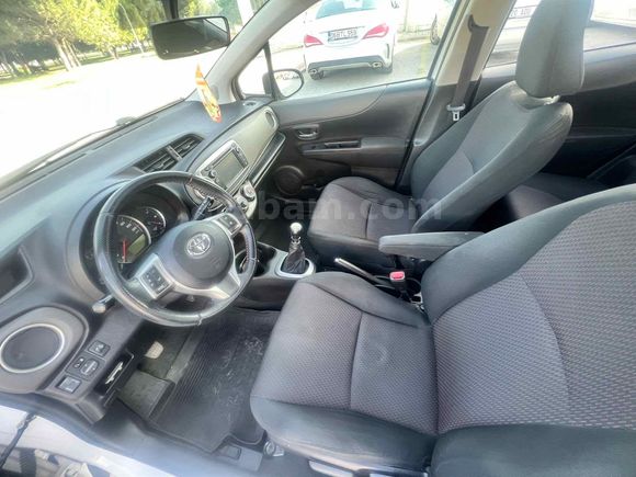 Sahibinden Toyota Yaris 1.33 Cool 2013 Model Muğla 135.000 km Beyaz