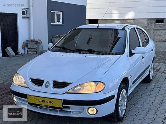/YAŞAR AUTO/ HATASIZ TEK PARÇA BOYALI KLİMALI MEGAN1