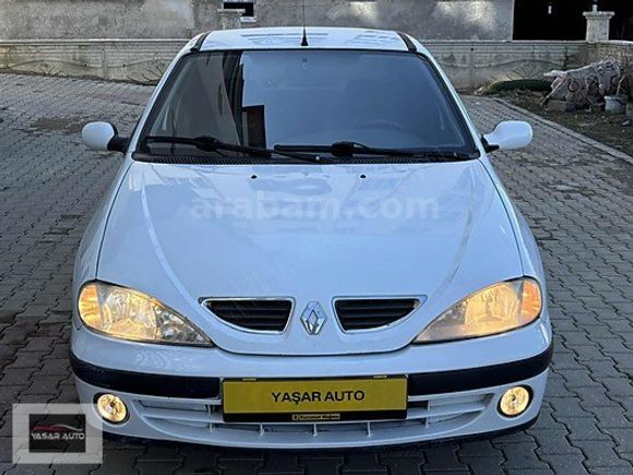 /YAŞAR AUTO/ HATASIZ TEK PARÇA BOYALI KLİMALI MEGAN1
