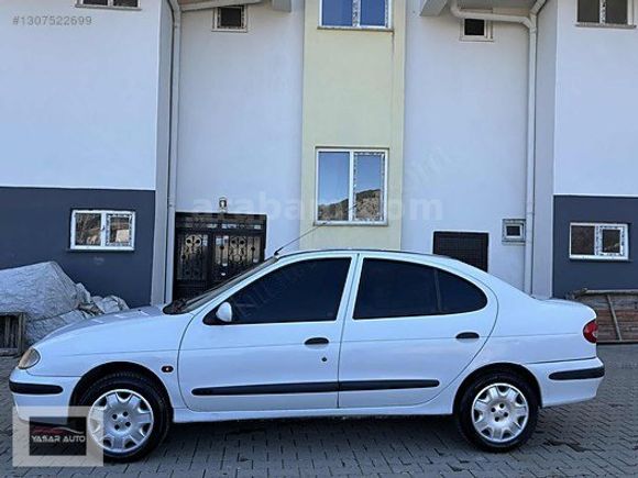 /YAŞAR AUTO/ HATASIZ TEK PARÇA BOYALI KLİMALI MEGAN1
