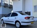 /YAŞAR AUTO/ HATASIZ TEK PARÇA BOYALI KLİMALI MEGAN1