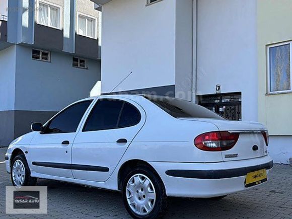 /YAŞAR AUTO/ HATASIZ TEK PARÇA BOYALI KLİMALI MEGAN1