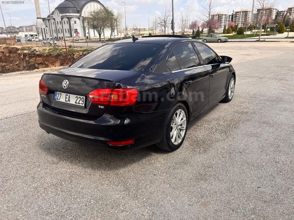 2011 JETTA 1.6TDI HIGHLİNE SANRUFLU