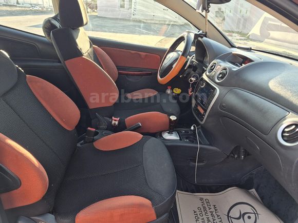 Kadın memurdan düşük kmli Citroen C2 1.6 VTR 2007 Model