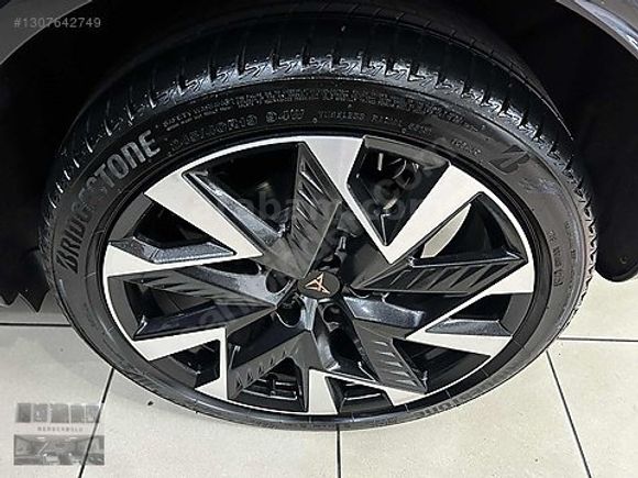 2025 MODEL CUPRA FORMENTOR 6.500 KM DE BOYASIZ CAM TAVAN 19 JANT