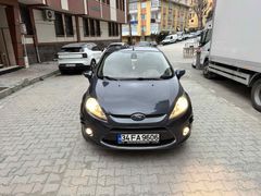 Sahibinden Ford Fiesta 1.4 TDCi Titanium 2011 Model  247.000 km Gri (titanyum)
