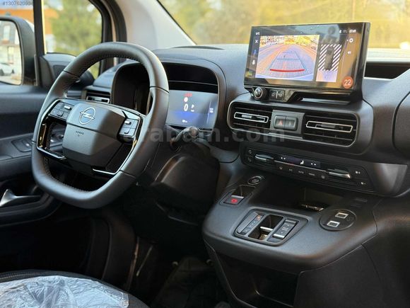 2025 COMBO EDİTİON 1.5 GERİ GÖRÜŞ PRO EKRAN %20 KDV SIFIR KM