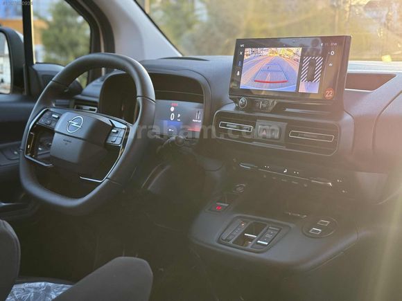 2025 COMBO EDİTİON 1.5 GERİ GÖRÜŞ PRO EKRAN %20 KDV SIFIR KM