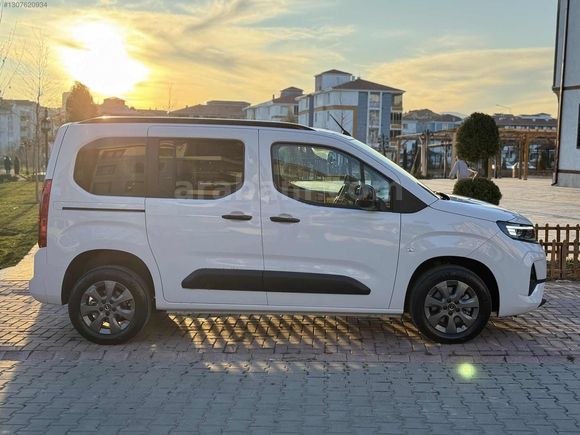 2025 COMBO EDİTİON 1.5 GERİ GÖRÜŞ PRO EKRAN %20 KDV SIFIR KM