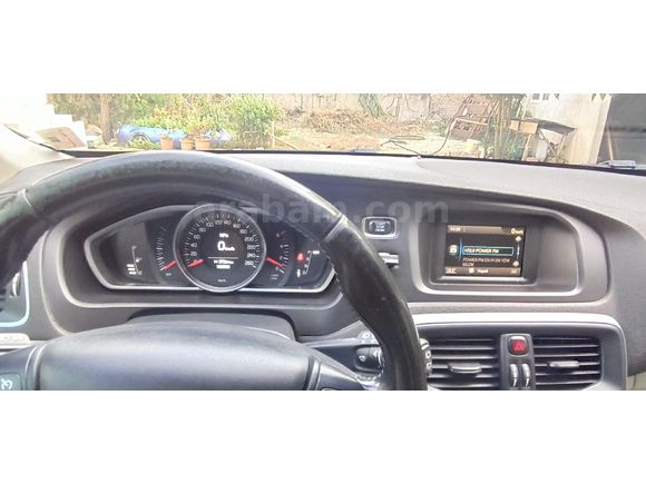 Volvo V40 1.6 D 2015 Model  171000 km