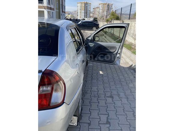 ÖZEL PLAKA Sahibinden Aile Aracı Masrafsız Renault Clio 1.5 dCi