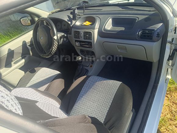 Sahibinden Renault Clio 1.4 Authentique 2005 Model  155.000 km Beyaz