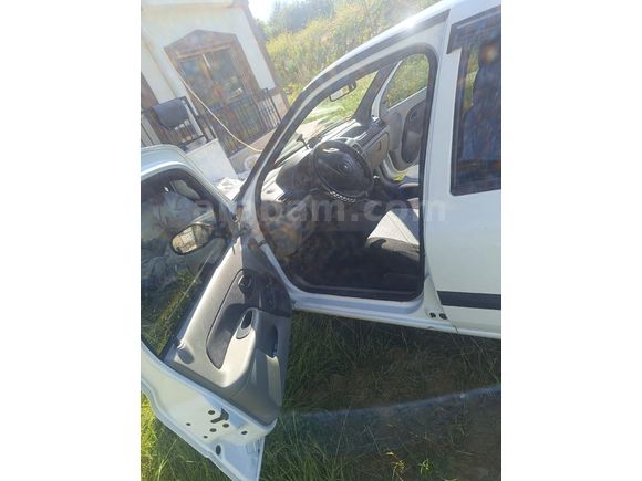 Sahibinden Renault Clio 1.4 Authentique 2005 Model  155.000 km Beyaz