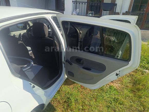 Sahibinden Renault Clio 1.4 Authentique 2005 Model  155.000 km Beyaz