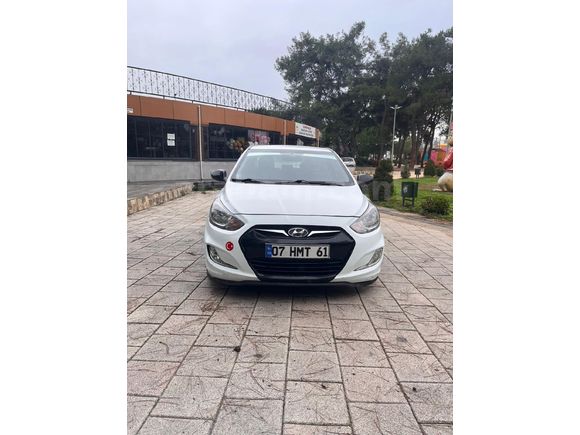 Sahibinden Hyundai Accent Blue 1.4 D-CVVT Mode Plus 2013 Model