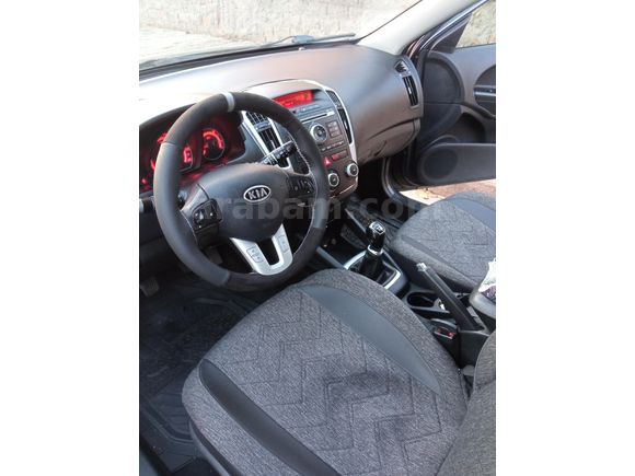 Sahibinden Kia Ceed 1.6 CRDi Motion 2012 Model  214.000 km Füme