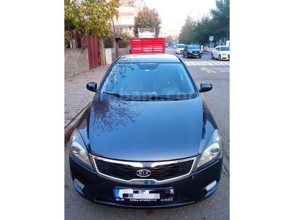 Sahibinden Kia Ceed 1.6 CRDi Motion 2012 Model  214.000 km Füme