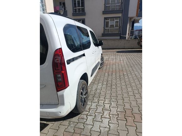 Sahibinden değişen boya hasar kaydı yok 13750 km de