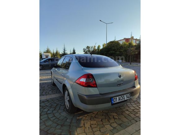 Sahibinden Renault Megane 1.6 Dynamique 2004 Model  203.000 km Gri (Gümüş)