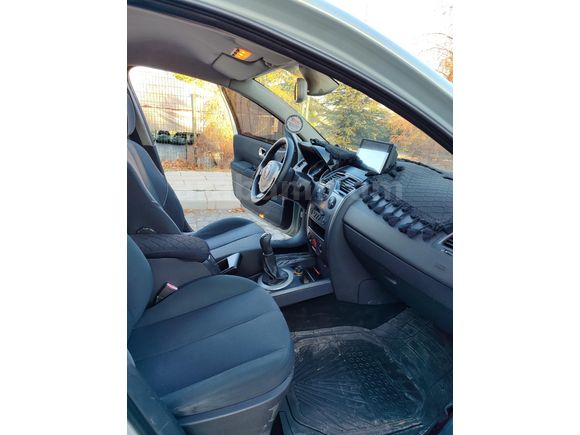 Sahibinden Renault Megane 1.6 Dynamique 2004 Model  203.000 km Gri (Gümüş)
