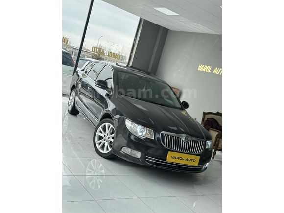 Galeriden Skoda SuperB 2.0 TDI Elegance 2011 Model Van