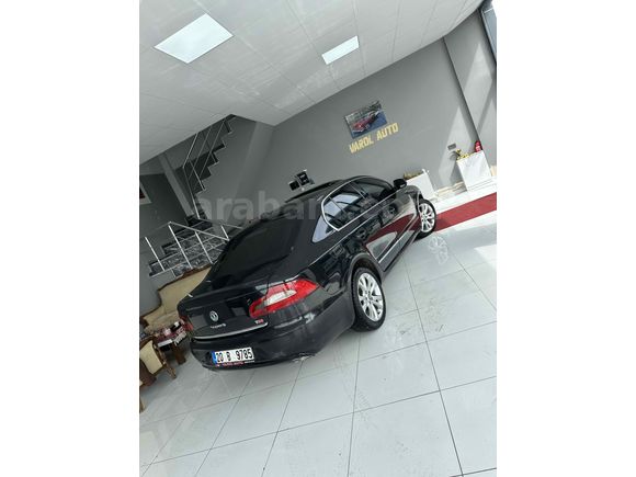 Galeriden Skoda SuperB 2.0 TDI Elegance 2011 Model Van