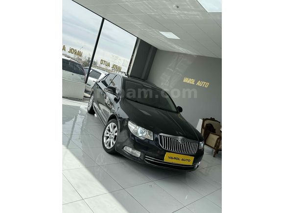 Galeriden Skoda SuperB 2.0 TDI Elegance 2011 Model Van